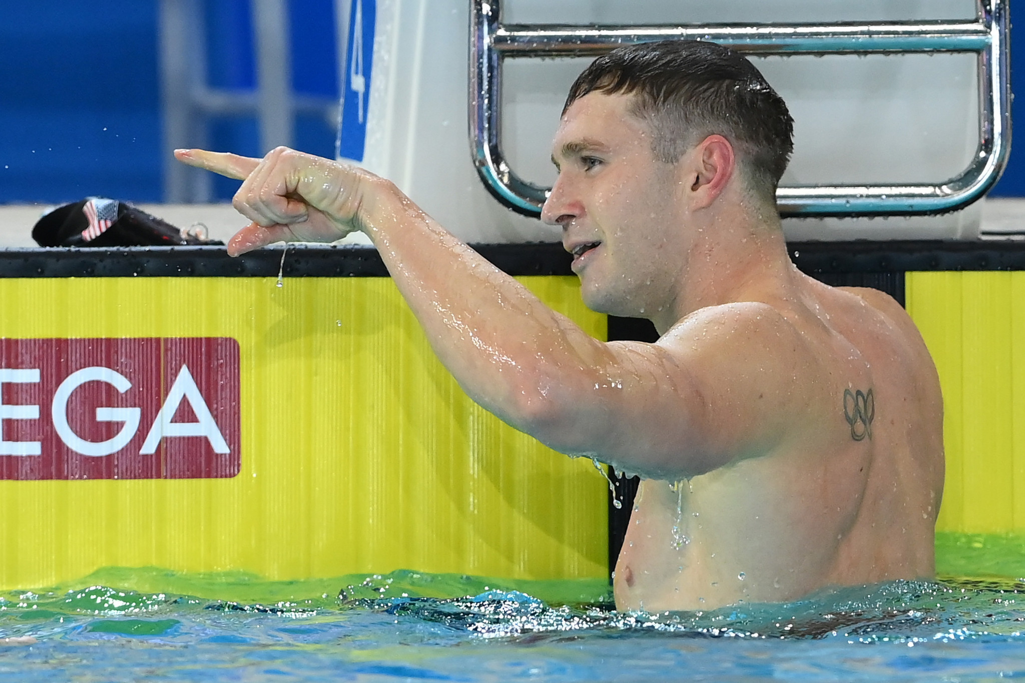 Ryan Murphy celebrates after securing men’s 100m backstroke gold ©Getty Images