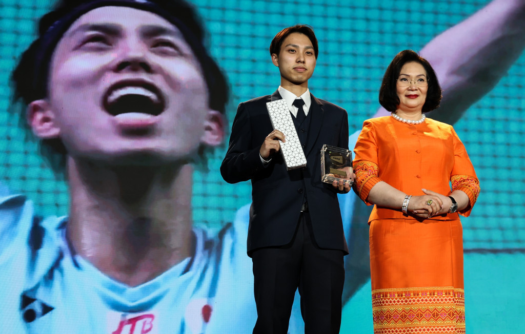 Kodai Naraoka, left, was named the BWF's Most Promising Player of the Year at the awards, held on the eve of the BWF World Tour Finals ©BWF