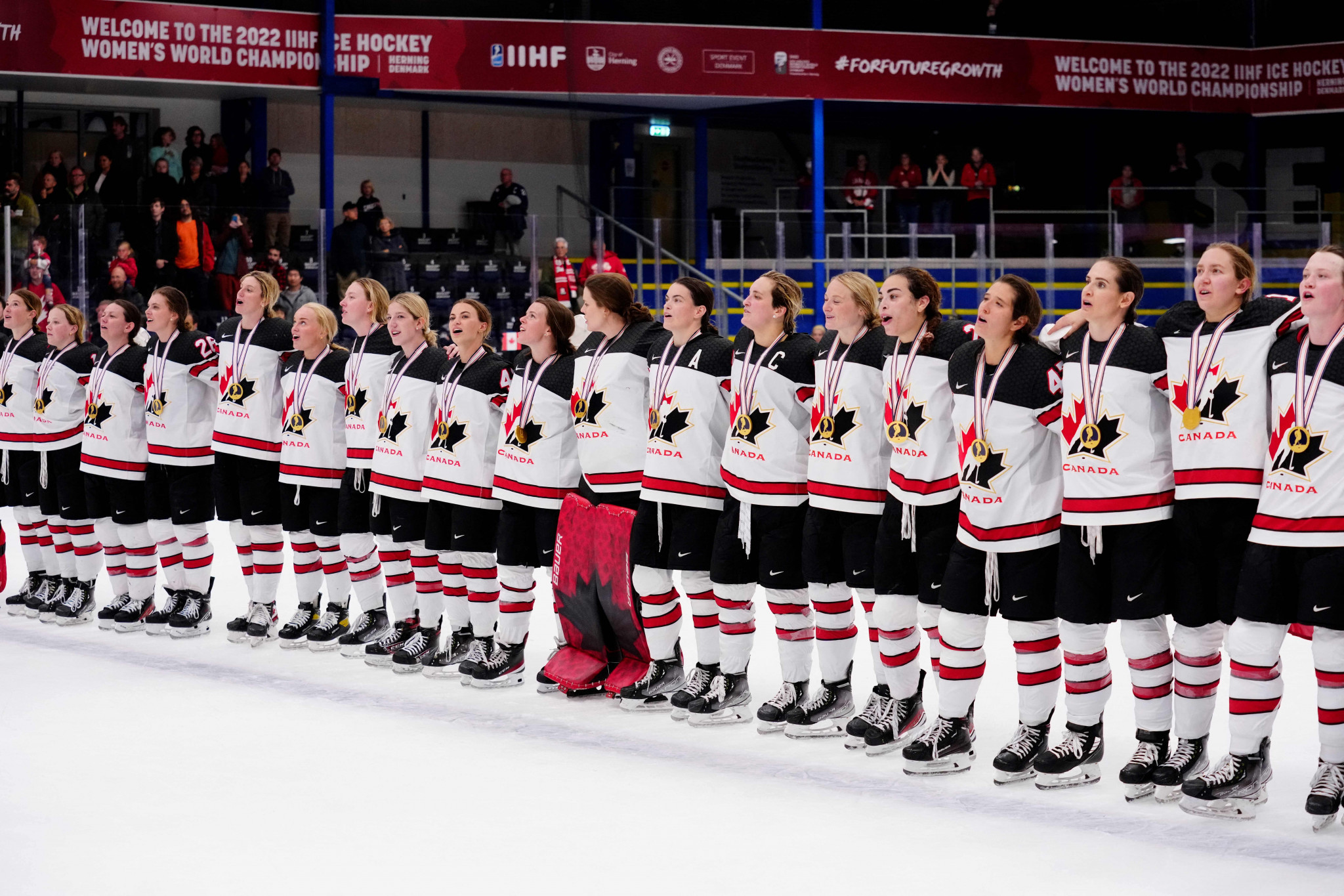 Reigning Olympic champions Canada have won the last two IIHF Women's World Championships ©Getty Images