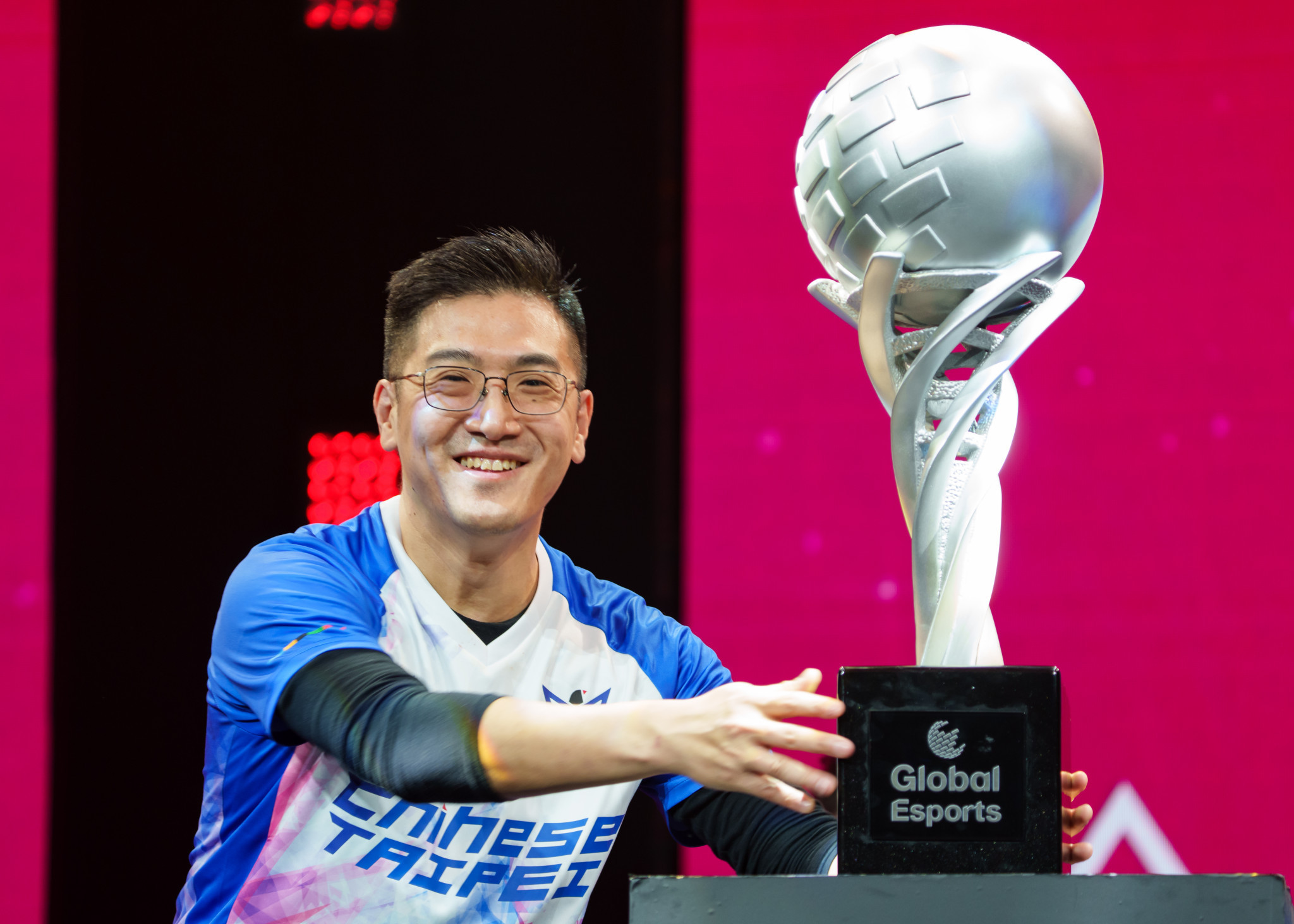 Chinese Taipei's GamerBee came from behind to beat The4Philzz of Britain in the Street Fighter V final ©GEF