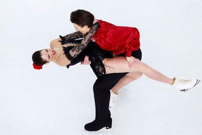 Lorraine McNamara and Quinn Carpenter claimed ice dancing gold for the US ©ISU