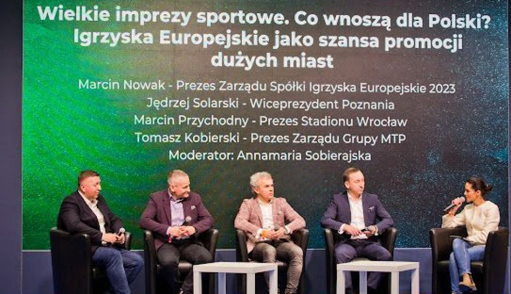 Kraków-Małopolska 2023 chief executive Marcin Nowak, centre, took part in a discussion to explain the benefits of Poland hosting the European Games ©Kraków-Małopolska 2023