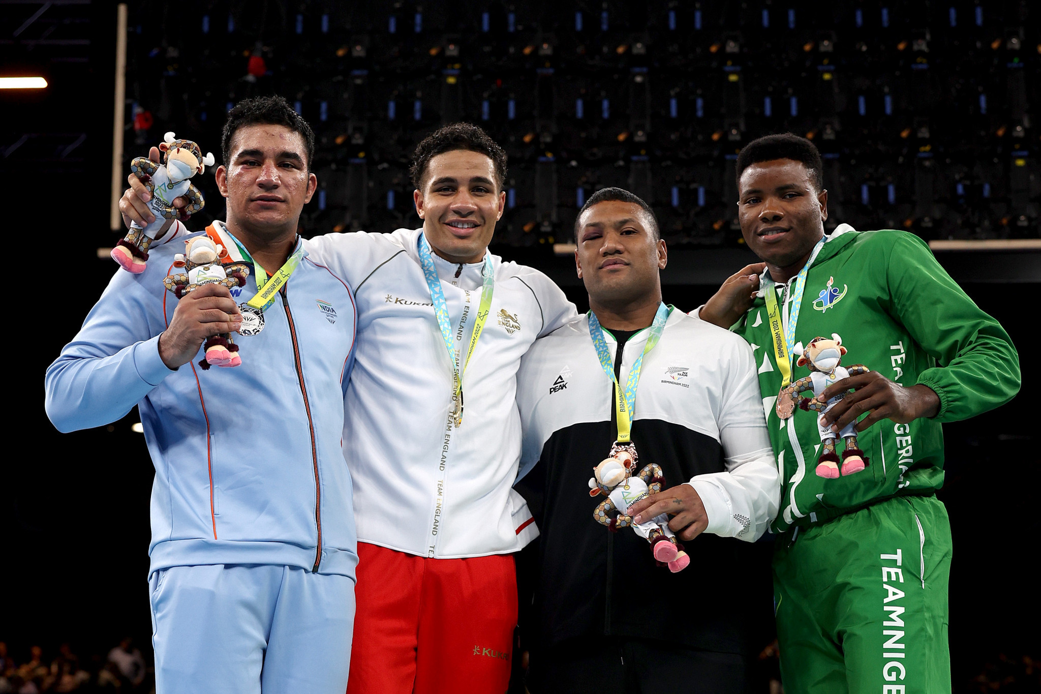 Ifeanyi Onyekwere, right, was Nigeria's only male boxing medallist at the Birmingham 2022 Commonwealth Games ©Getty Images