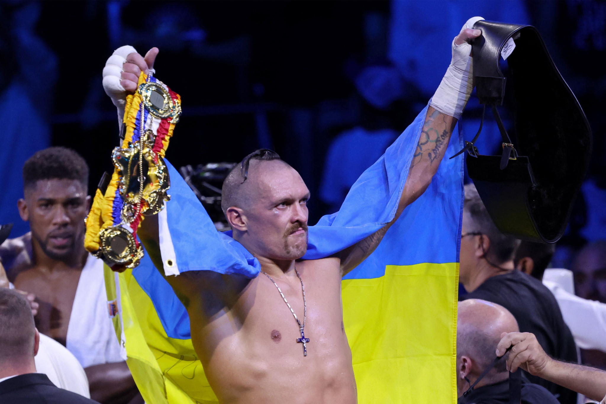 Ukraine's world heavyweight boxing champion Oleksandr Usyk has said he wants "what all Ukrainians want" for 2023 ©Getty Images
