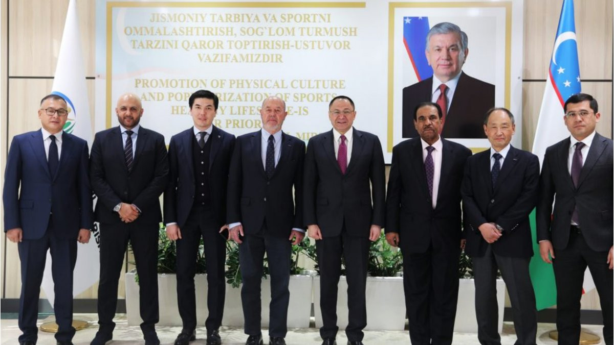 WKF President Antonio Espinós met with the Minister of Sports Development of the Republic of Uzbekistan Adkham Ikramov to discuss the development of karate in the country ©WKF