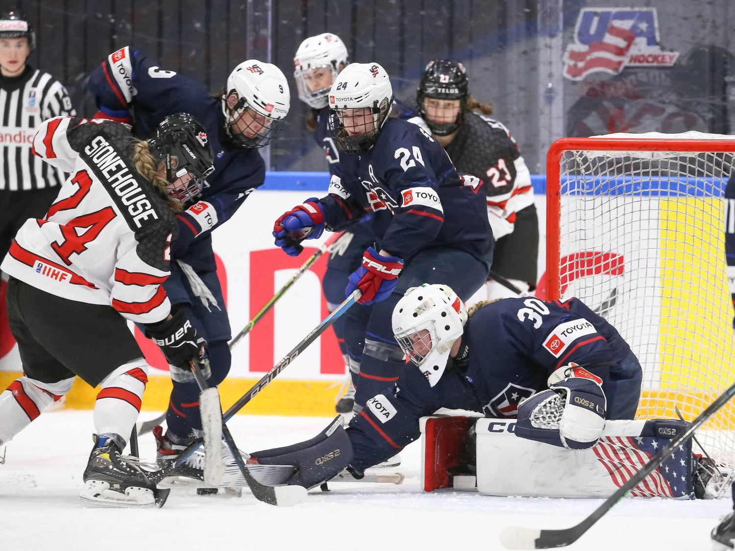 The United States and Canada have both secured direct routes to the last four of the Under-18 Women's World Ice Hockey Championship in Ostersund ©IIHF