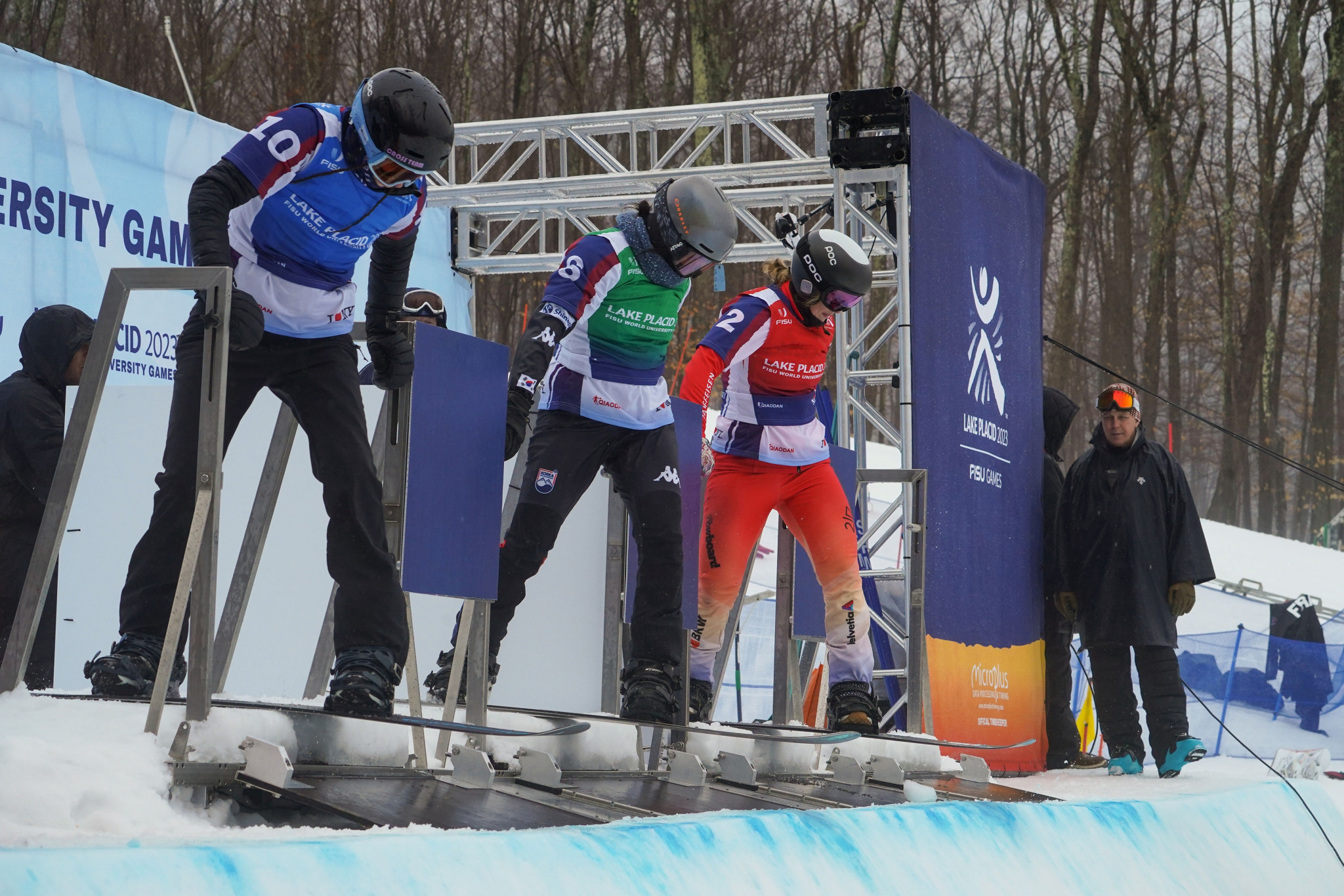 Men's and women's snowboard cross contests were the focus at Gore Mountain ©FISU
