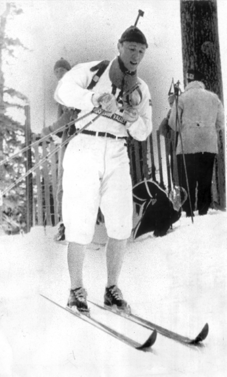 Klas Lestander, who has died aged 91, won the first Olympic biathlon at Squaw Valley 1960, becoming the first to hit 20 out of 20 targets in international competition 
©Olympic Museum