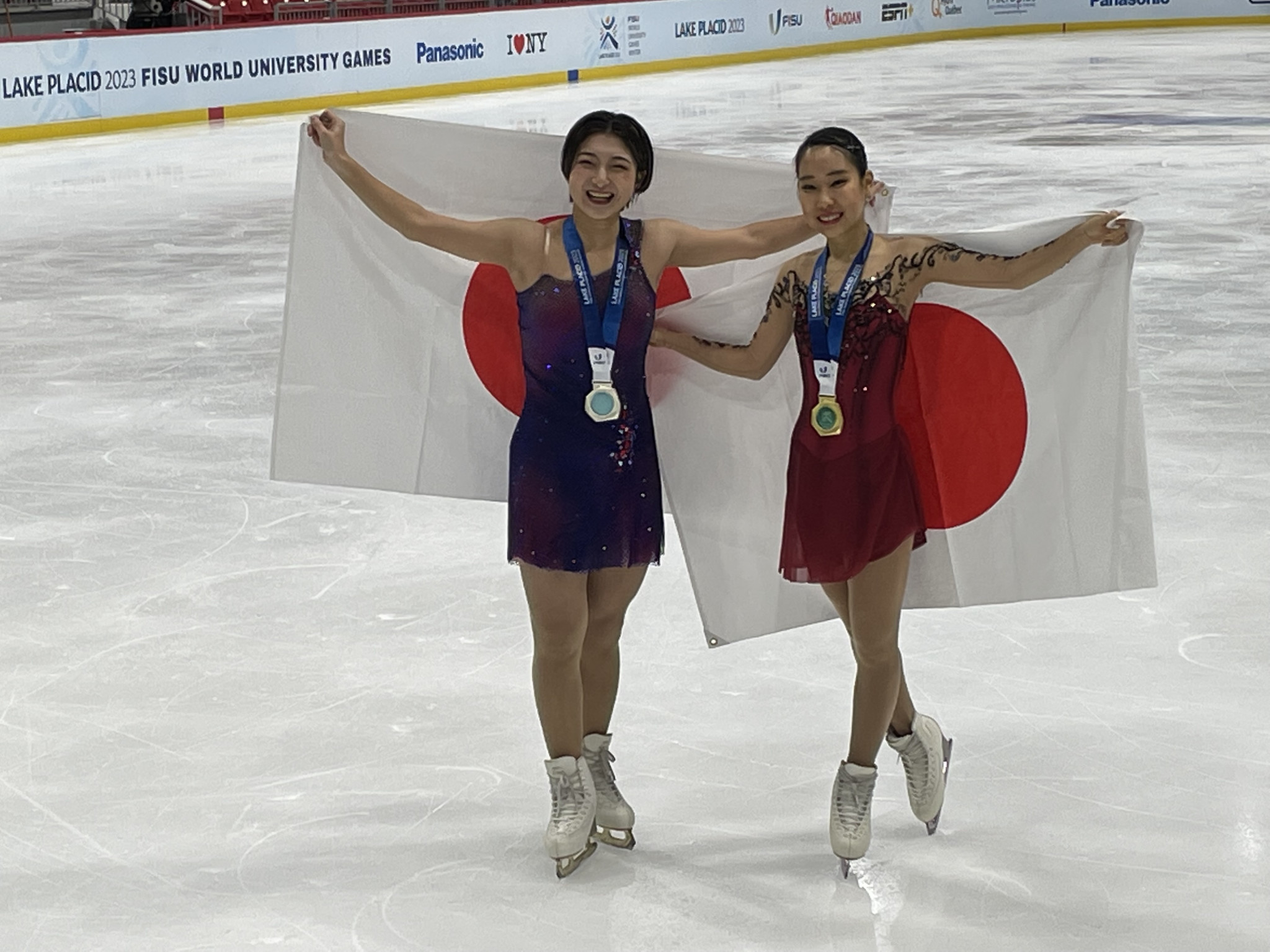 Japan’s Mai Mihara, right, came out on top as world champion Kaori Sakamoto, left, had to settle for silver at Lake Placid 2023 ©ITG