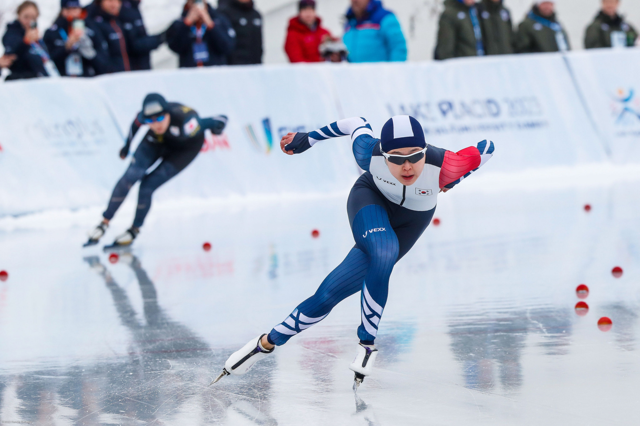 Kim Min-sun claimed two speed skating golds to complete her hat-trick ©FISU