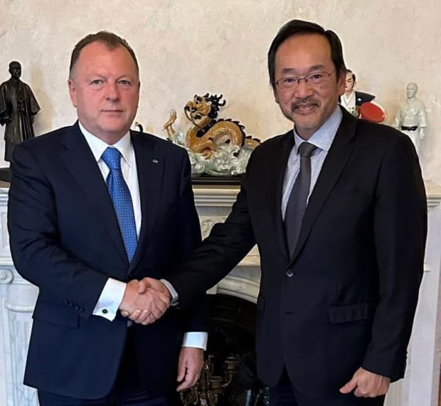International Judo Federation President meets with Japanese Ambassador to Hungary