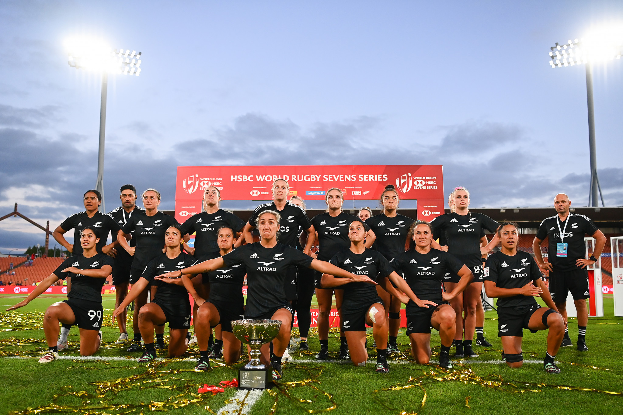 New Zealand's players perform the haka sfter winning the women's World Rugby Sevens Series trophy on home soil in Hamilton ©Getty Images 
