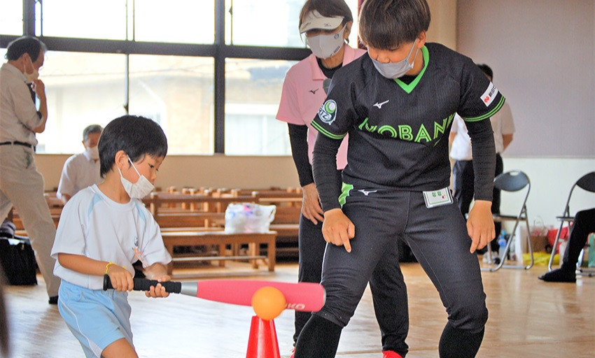 Pre-school children in Japan have been enjoying asoball ©WBSC