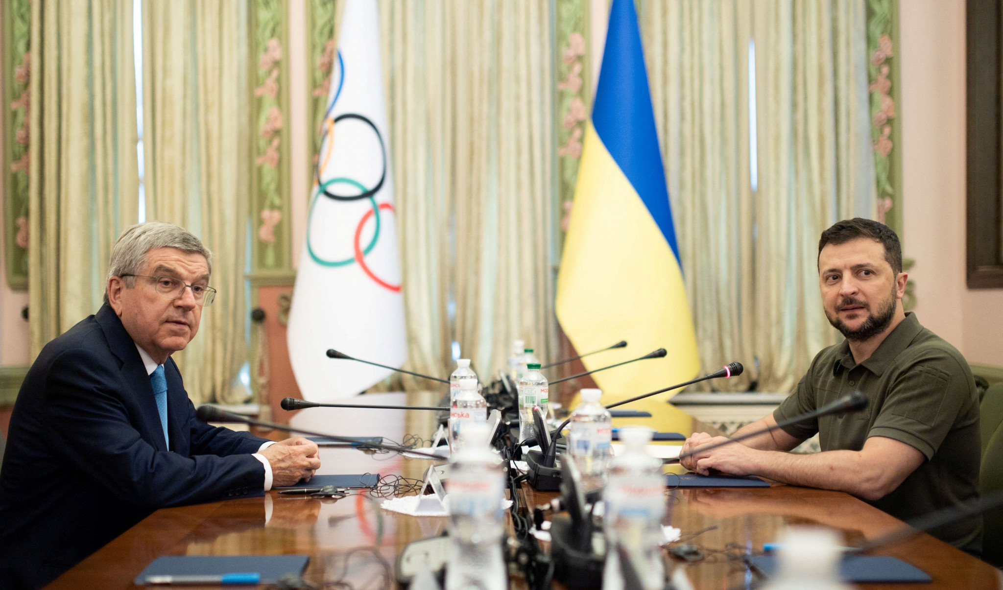 IOC President Thomas Bach, pictured left alongside Ukraine President Volodymyr Zelenskyy, is now backing the participation of Russian and Belarusian athletes at Paris 2024 as 