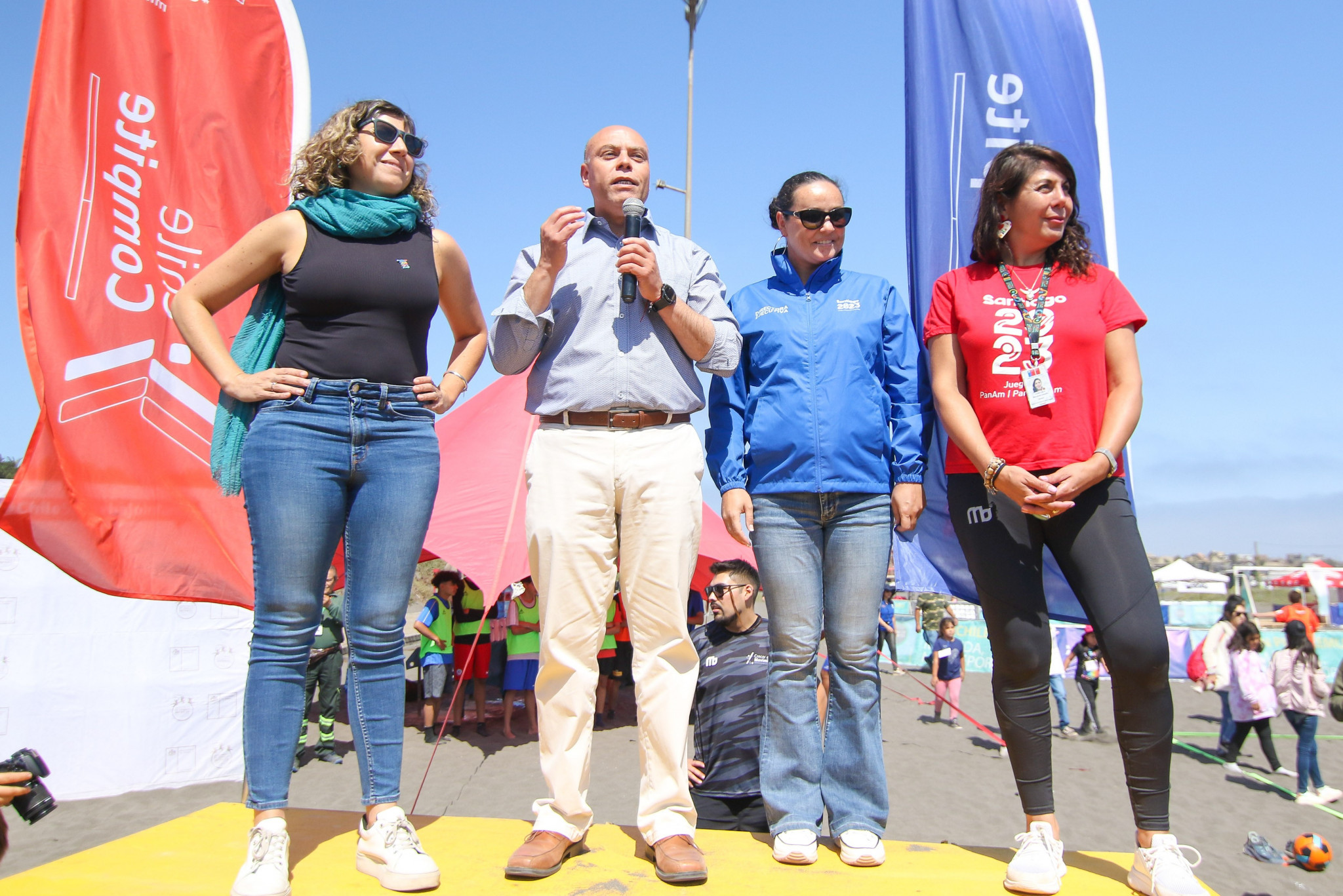 Pichilemu's Mayor Cristian Pozo speaks at the surfing venue for the 2023 Pan American Games where a countdown clock has been unveiled ©Santiago 2023