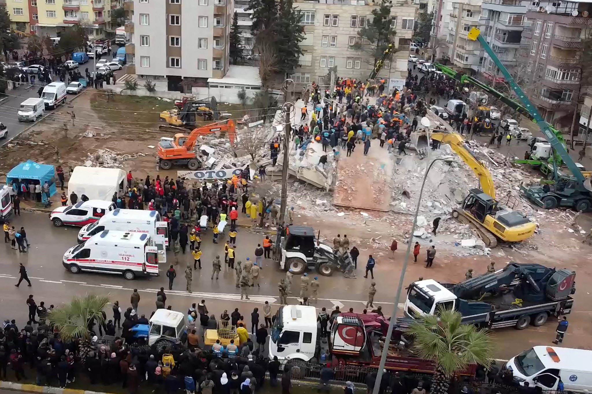 Sport in Turkey suspended after over 2,600 people killed by earthquake