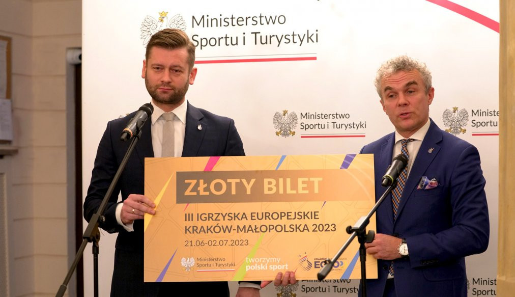 Polish Sports Minister Kamil Bortniczuk has backed the initiative as he feels the Great Orchestra of Christmas Charity needs to be supported ©EOC