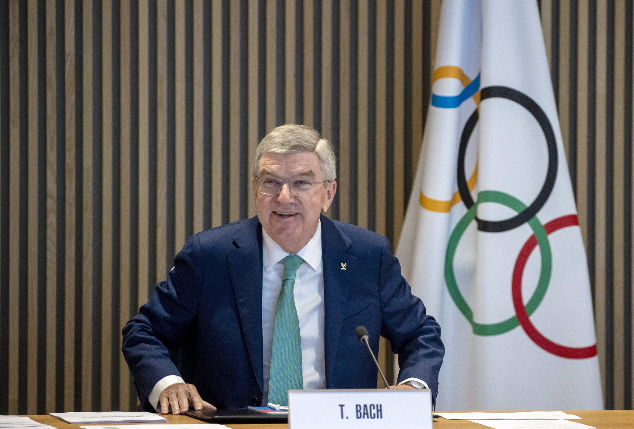 IOC President Thomas Bach has urged the Ukrainian NOC to drop its threat over boycotting the Paris 2024 Olympics ©Getty Images