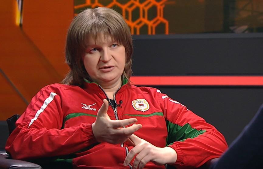 Disgraced shot putter Nadezhda Ostapchuk has backed down over Belarus' protests against President Alexander Lukashenko and urged dissidents to come home ©ONT