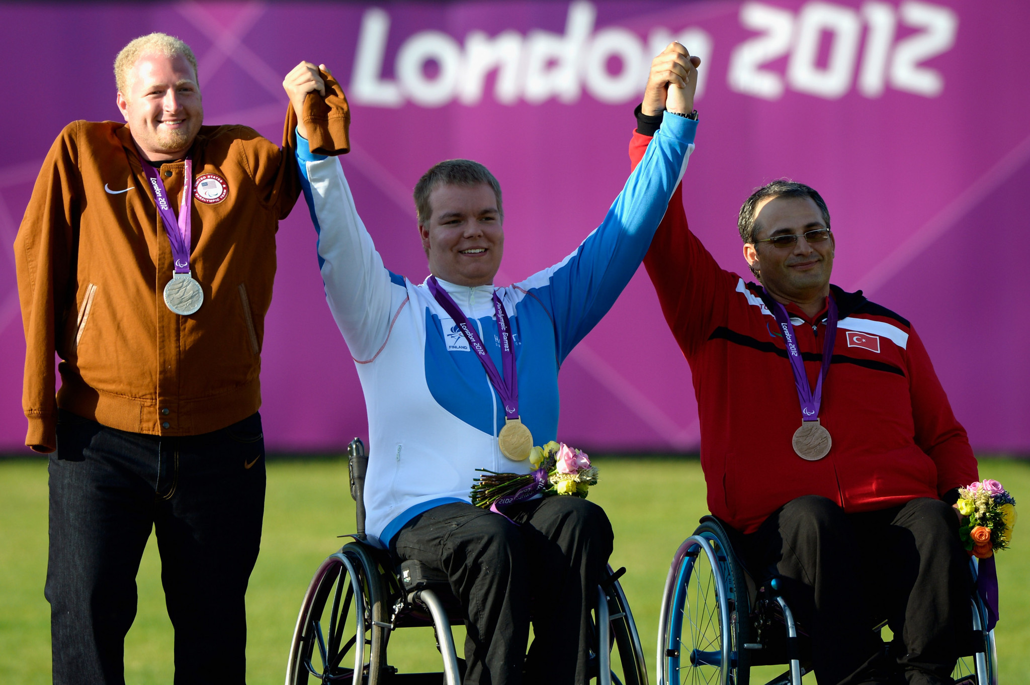 Matt Stutzman, left, won individual compound silver at London 2012 and is aiming to compete at Paris 2024 ©Getty Images