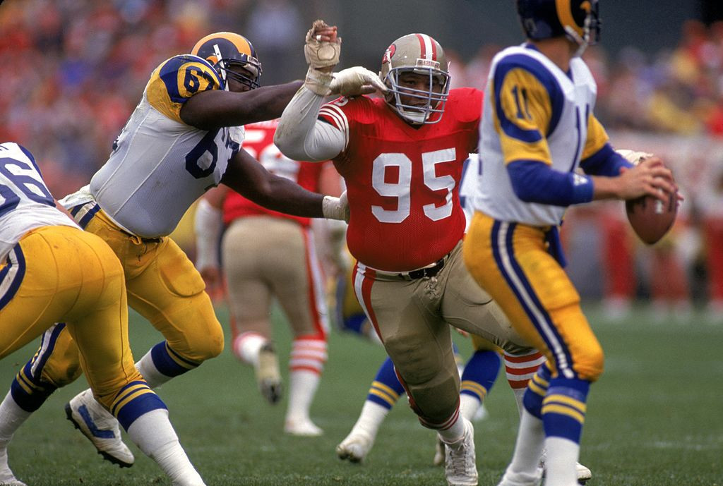 Incoming...defensive tackler Michael Carter, who won three Super Bowls with the San Francisco 49ers, was the men's shot put silver medallist at the 1984 Los Angeles Olympics ©Getty Images