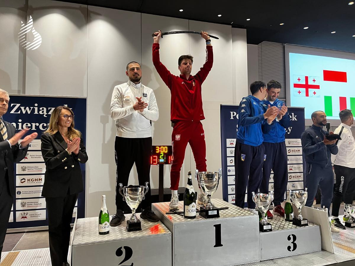 Polish fencer Krzysztof Kaczkowski, who claimed a surprise triumph at a Fencing World Cup in Warsaw at the weekend, urged people to sign up as volunteers for the 2023 European Games ©European Games 