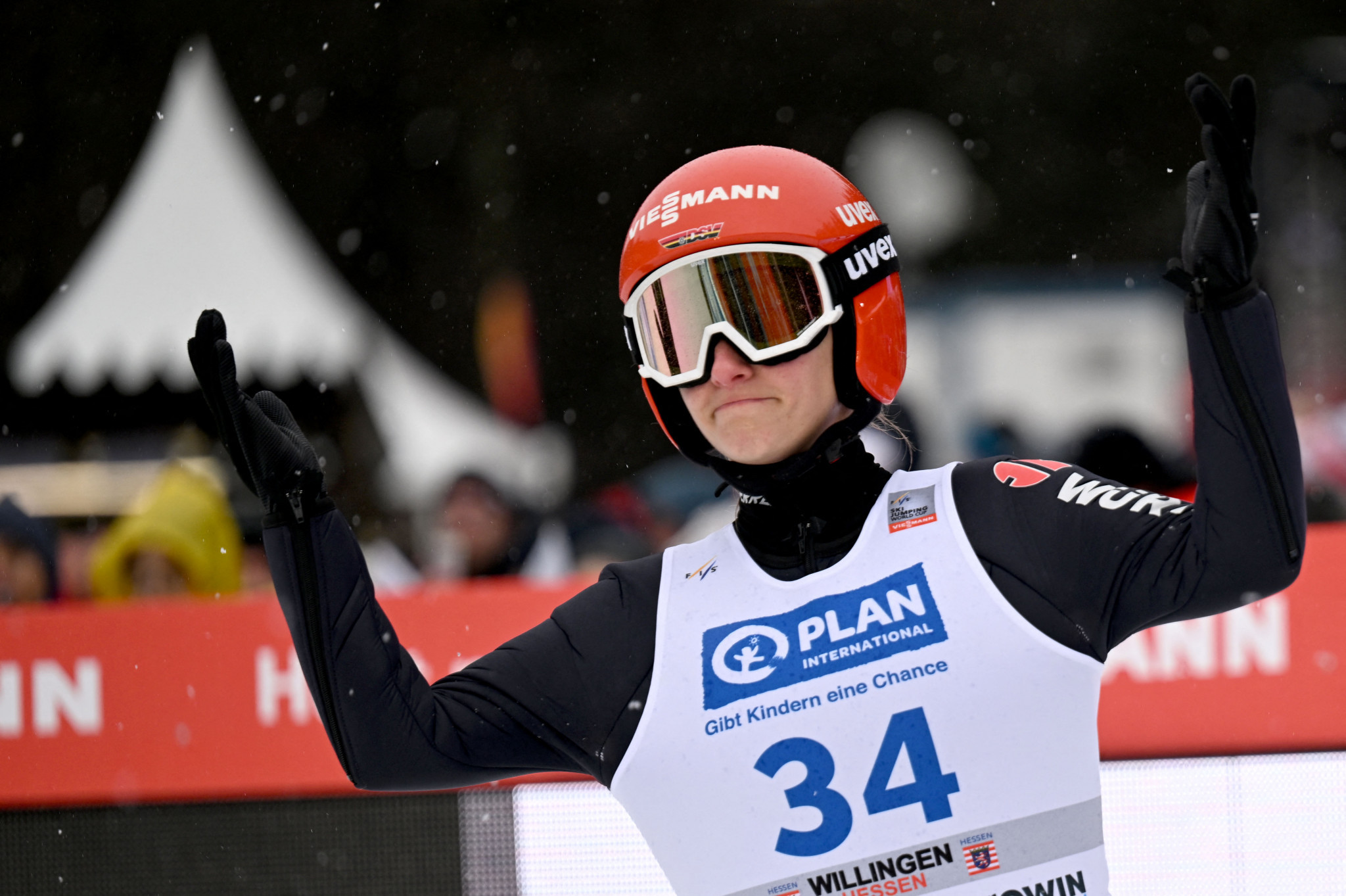 Althaus claims Ski Jumping World Cup victory in Râșnov to cut gap at the top