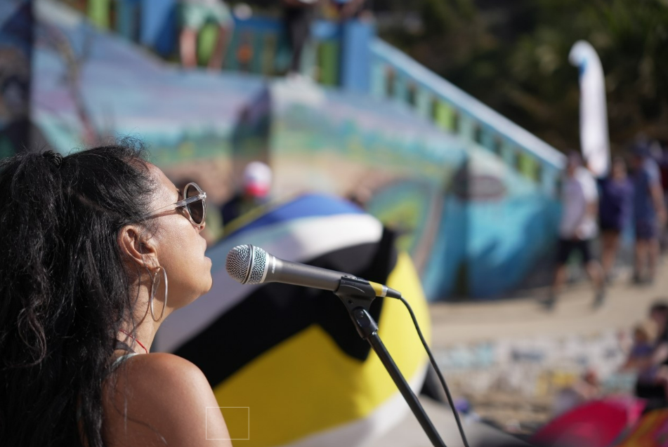 Folk singer Carmen Lienqueo was among the musicians who performed at the first of the Santiago 2023 community beach activity weekends, in Valaparaiso ©Santiago 2023 