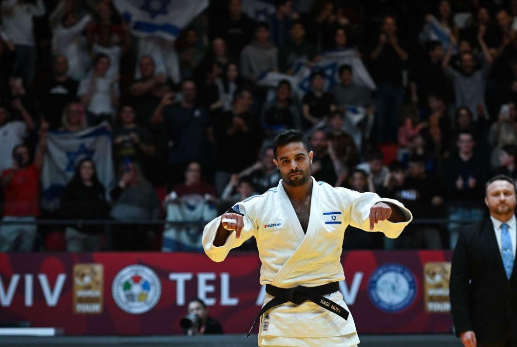 Sagi Muki delighted the Israeli fans with his sensational victory in the men's under-81kg final ©IJF