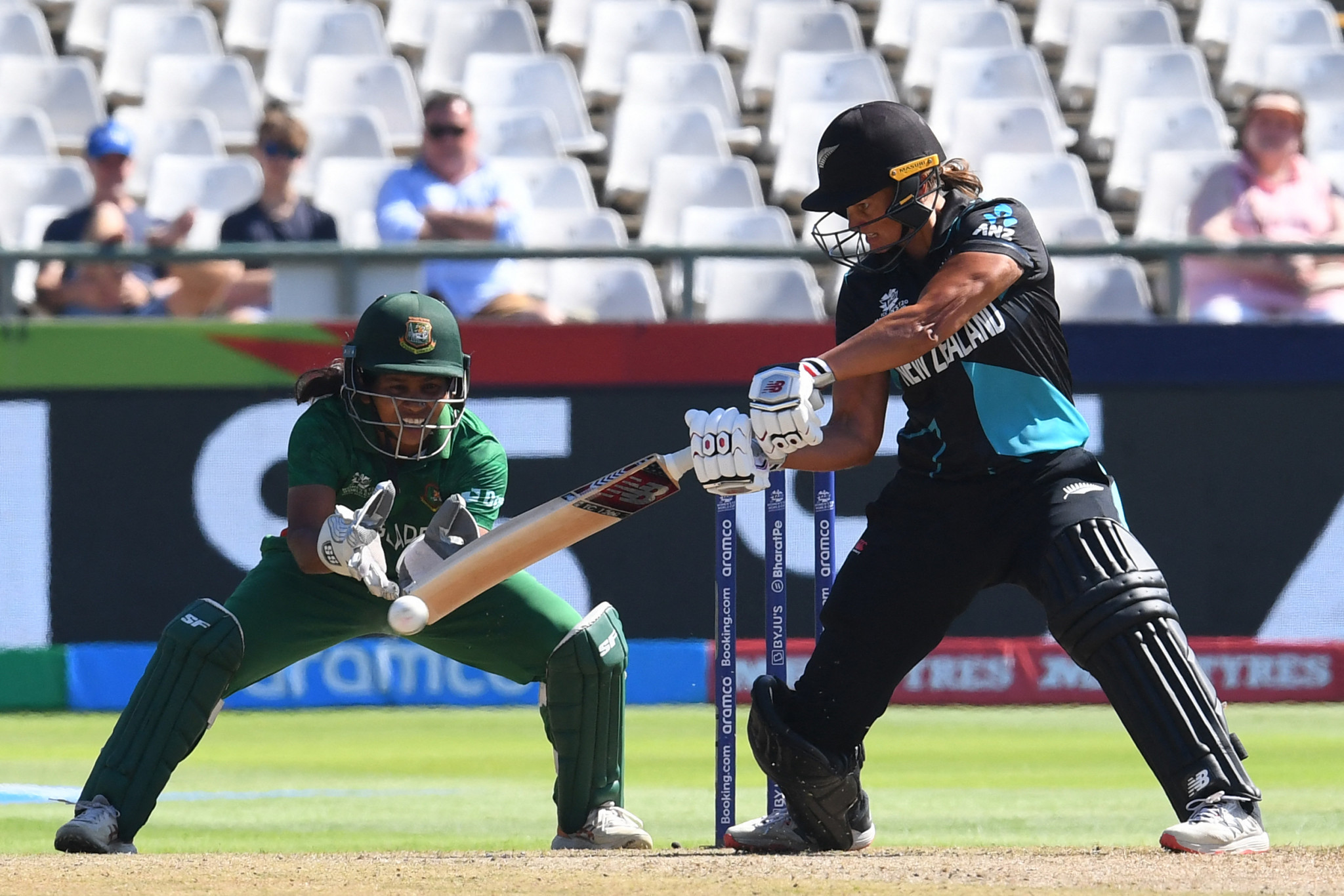 Bates and Mathews shine with the bat as New Zealand and West Indies win