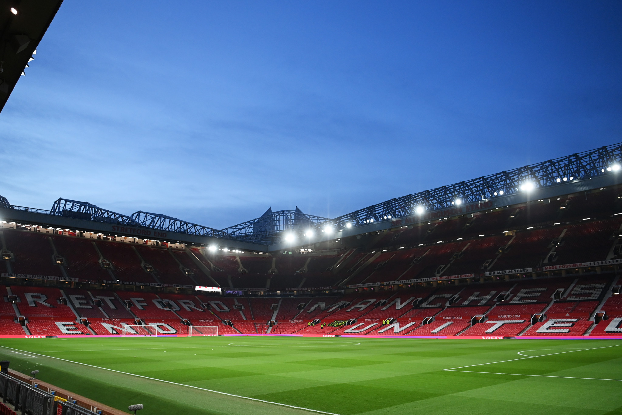 Sheikh Jassim bin Hamad al-Thani is said to be a lifelong fan of English giants Manchester United, and is seeking to take over the club from the unpopular Glazer family ©Getty Images