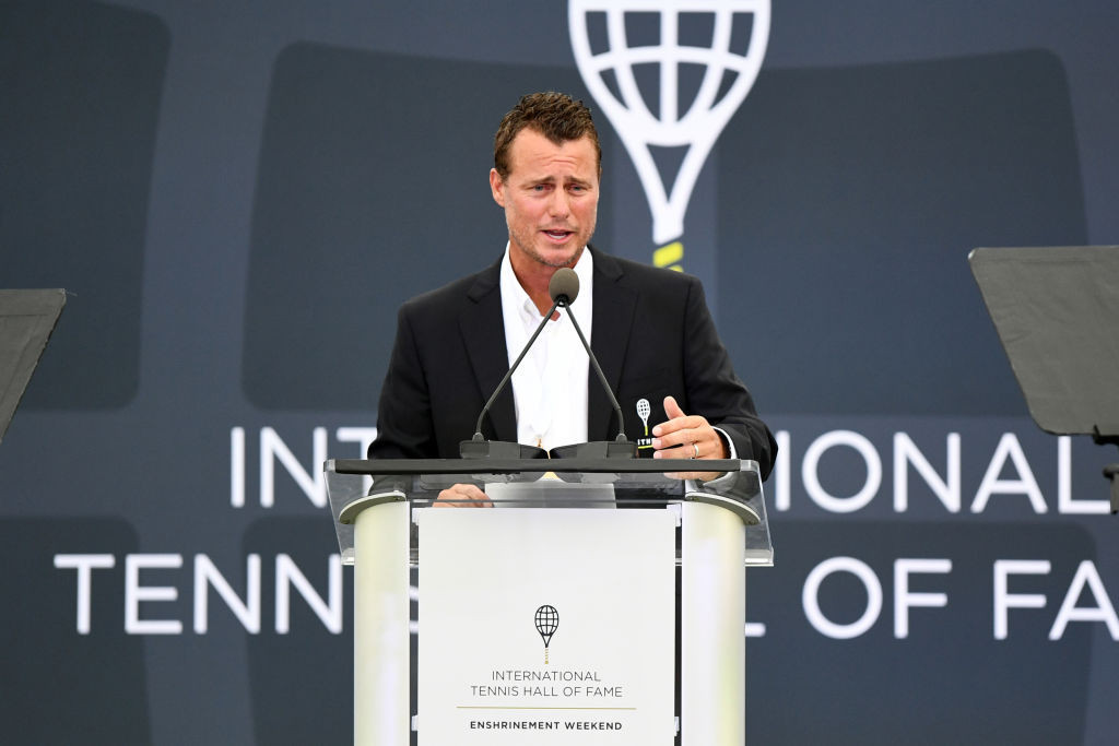 Australia's Lleyton Hewitt makes a speech after being inducted into the International Tennis Hall of Fame at Newport, Rhode Island last year ©Getty Images