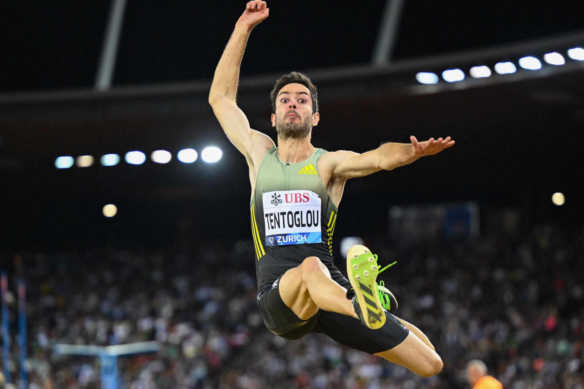 Olympic long jump champion Miltiádis Tentóglou is auctioning a pair of his shoes to help victims of the earthquake in Turkey and Syria ©Getty Images