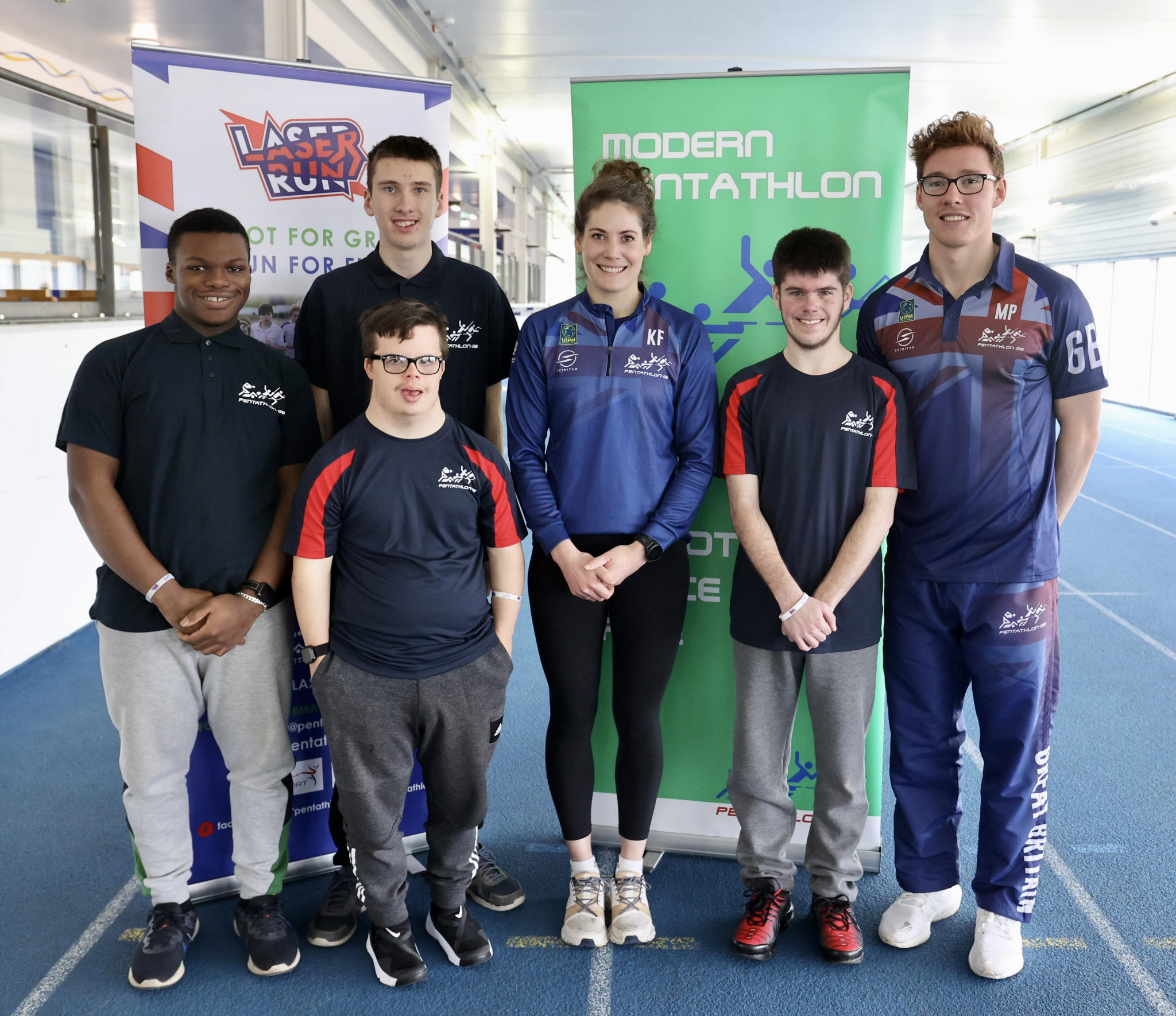 Pupils from Warmley Park in Bristol joined British modern penathlon stars Kate French and Myles Pillage at the University of Bath which is due to stage this year's Modern Pentathlon and Laser Run World Championships ©Anna Barclay/Pentathlon GB