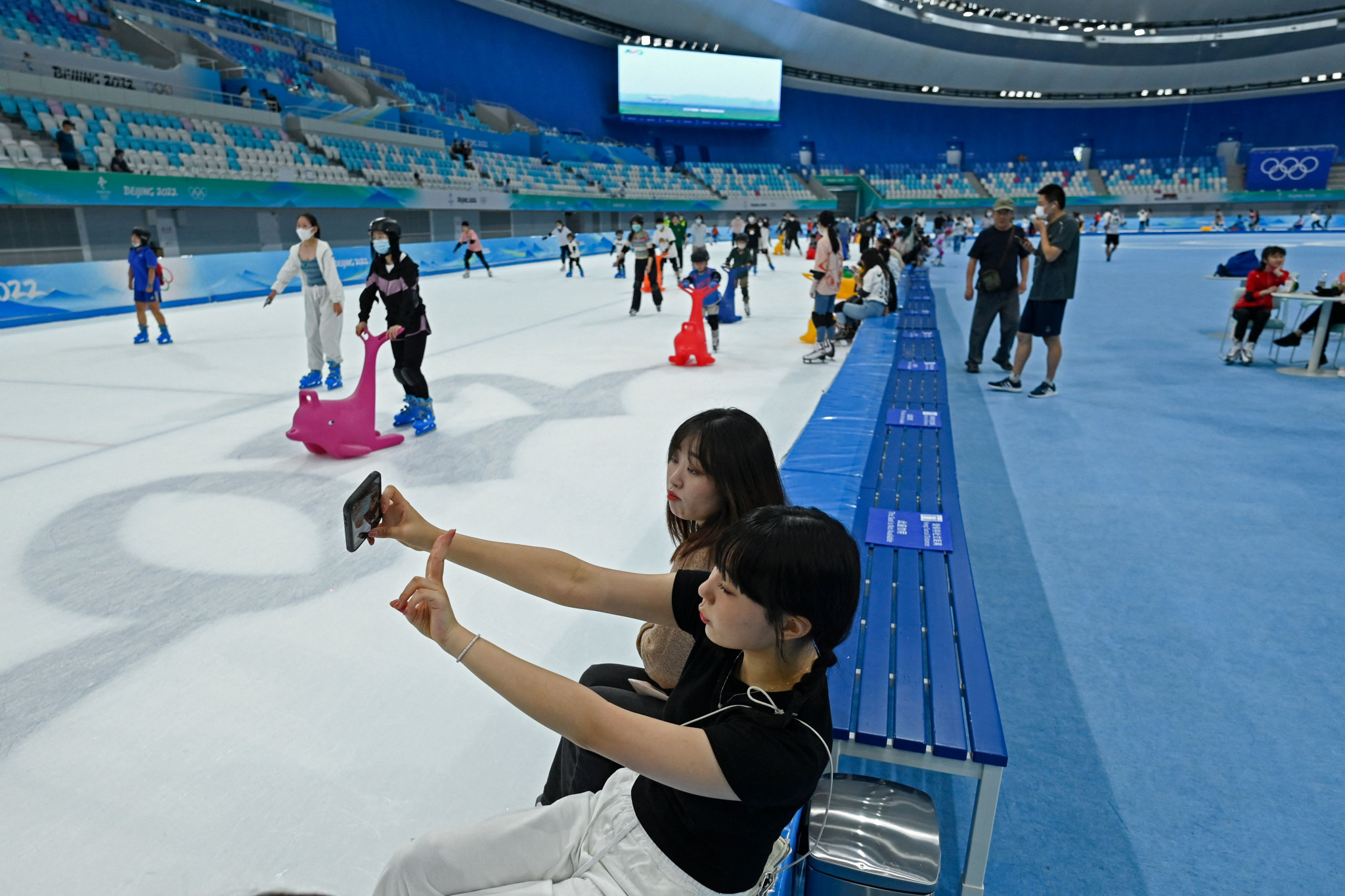  Beijing's "Ice Ribbon" said to have attracted over 210,000 visitors in eight months