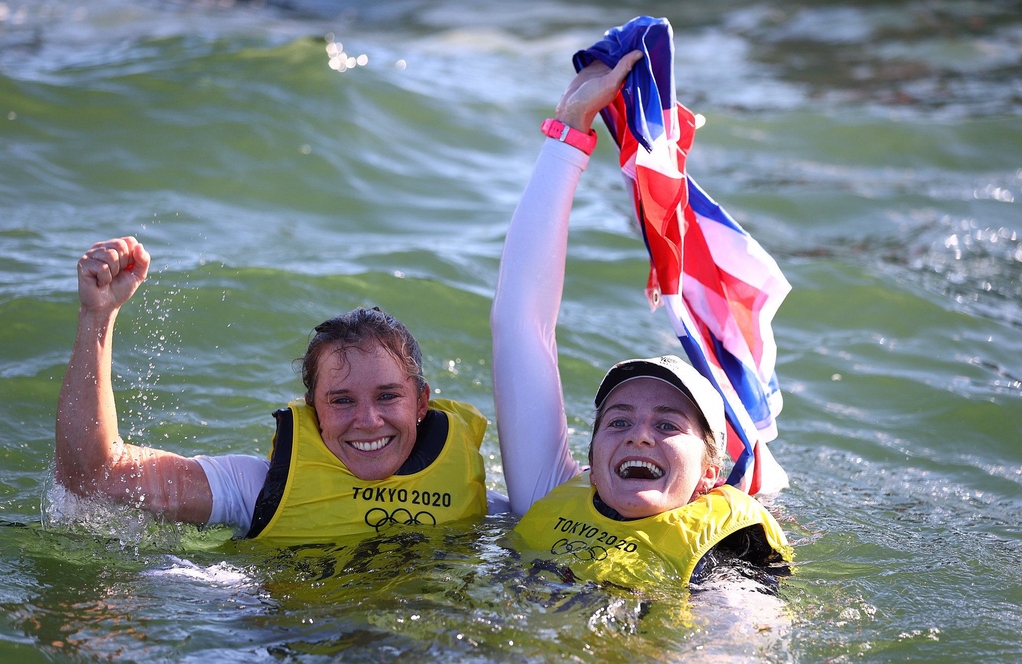 Eilidh McIntyre, right, won the 470 world gold in 2019 in Enoshima ©Getty Images