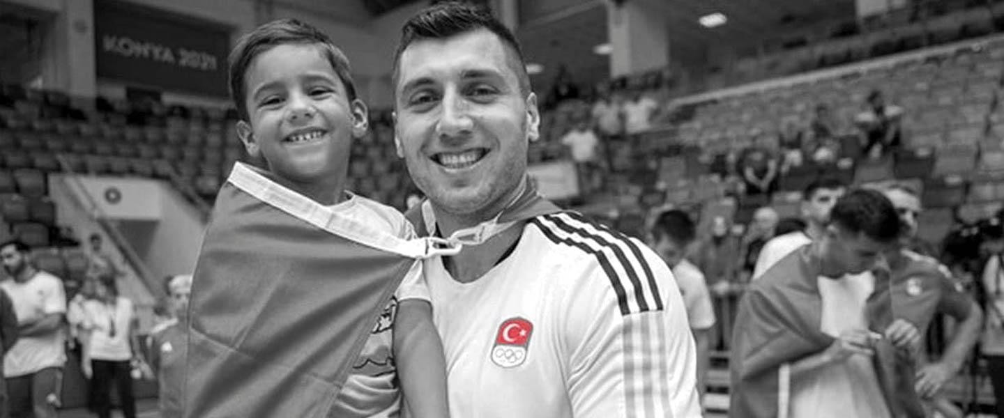 Cemal Kütahya, captain of the Turkish men's handball team, died in the earthquakes on February 6 this year along with his five-year-old son Çınar ©IHF