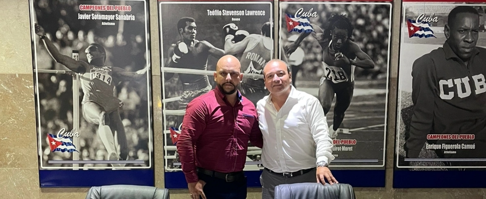 
Barbaro Oliva, President of the National Teqball Federation of Cuba, left, and Henry Reimberg, President of the Pan American Teqball Confederation, pictured after Cuba became the 152nd nation to sign up to FITEQ 
©FITEQ