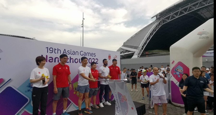 More than 150 Asian Games-bound athletes joined the community in the Singapore edition of the Hangzhou Fun Run set around the Singapore Sports Hub ©SNOC/OCA