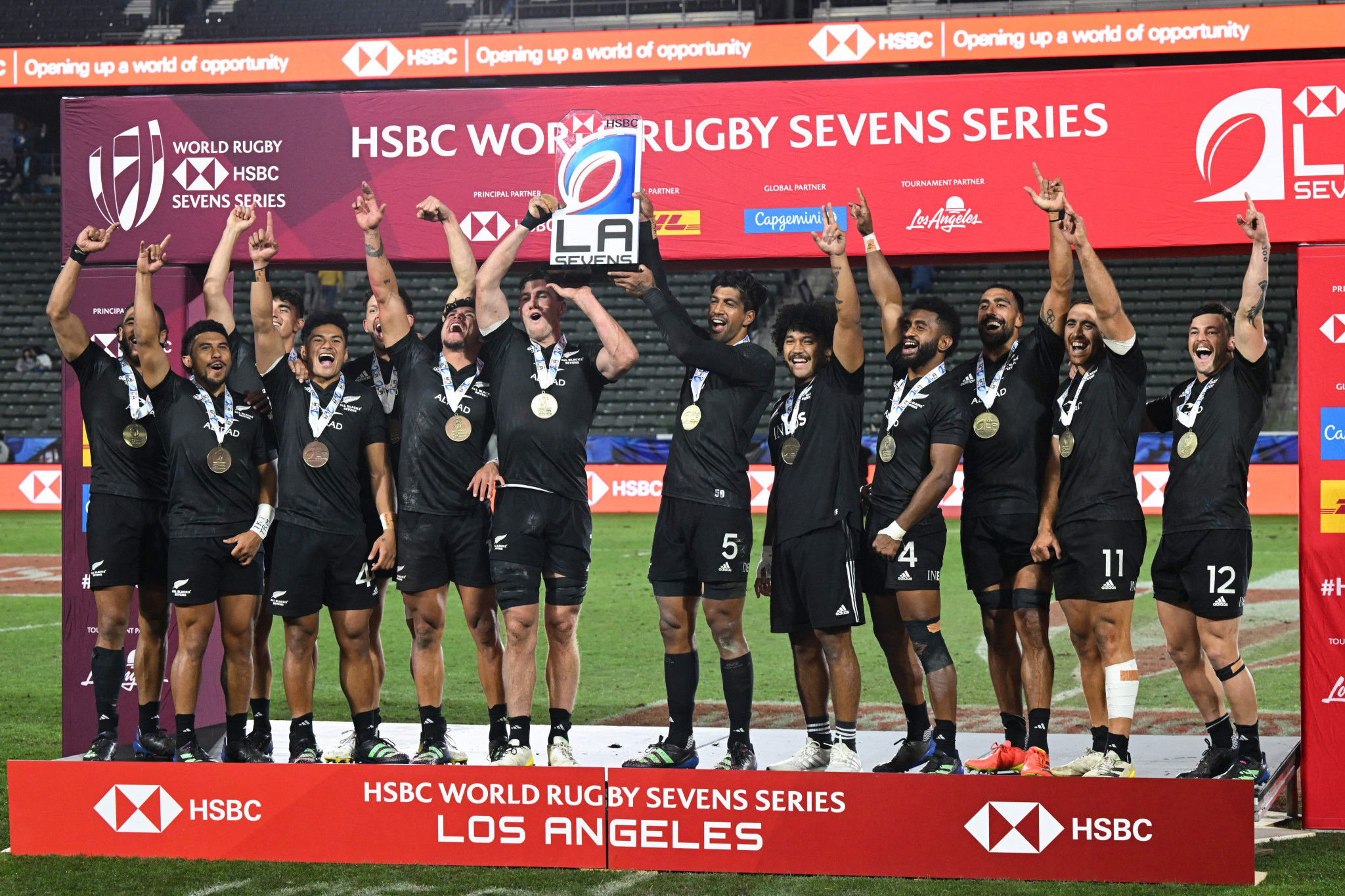 New Zealand celebrate back-to-back victories as they extended their lead in the World Rugby Sevens Series standings ©Getty Images