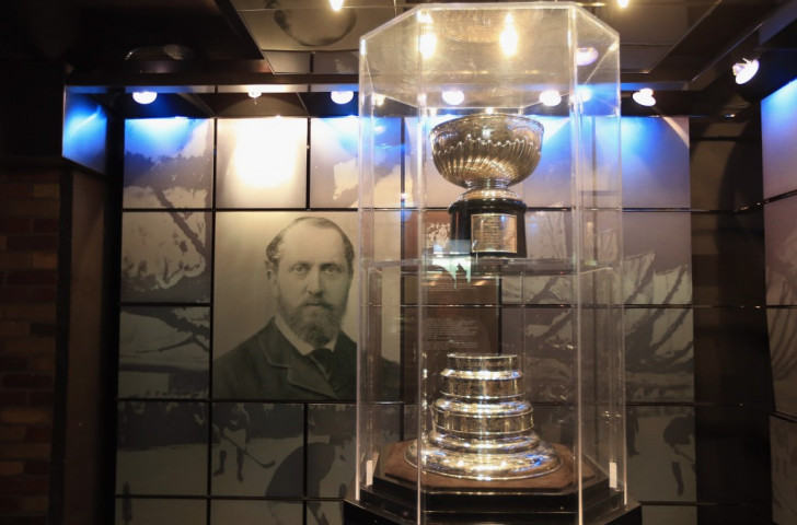The original Stanley Cup with a portrait of Lord Stanley of Preston in Toronto's Hockey Hall of Fame in 2012 ©Getty Images