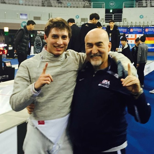 Eli Dershwitz of the United States sealed qualification for the Rio 2016 Olympic Games with men’s sabre gold ©US Fencing/Twitter