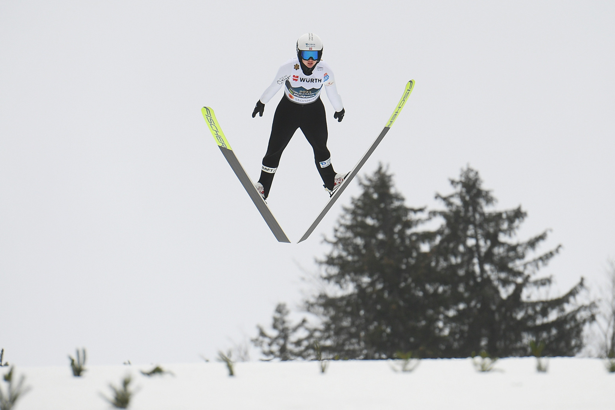 Hansen takes lead in bid for perfect FIS Nordic Combined World Cup season