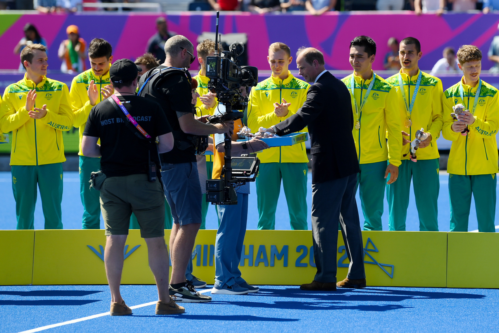 Prince Edward presented gold medals for men's hockey to Australia on the final day of Birmingham 2022 ©Getty Images