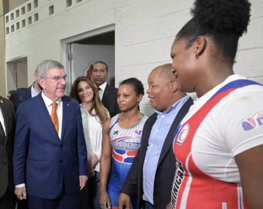 Thomas Bach praised the efforts of weightlifters from the Americas on a visit to the Dominican Republic ©Willian Ozuna