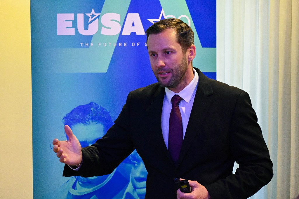 Martin Kozelj spoke on the attributes needed for managerial positions ©EUSA