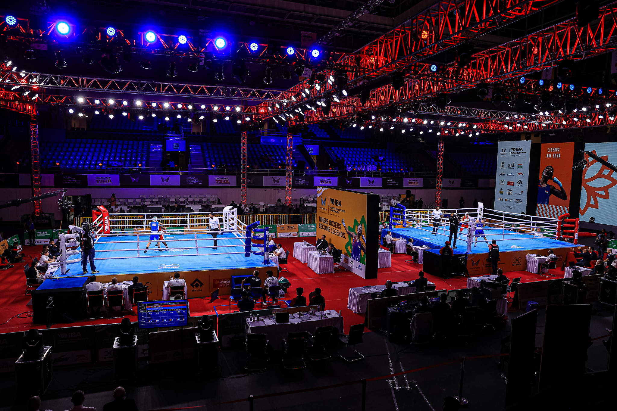 Competition got underway with opening bouts in the light flyweight, flyweight, featherweight, bantamweight and heavyweight divisions ©IBA