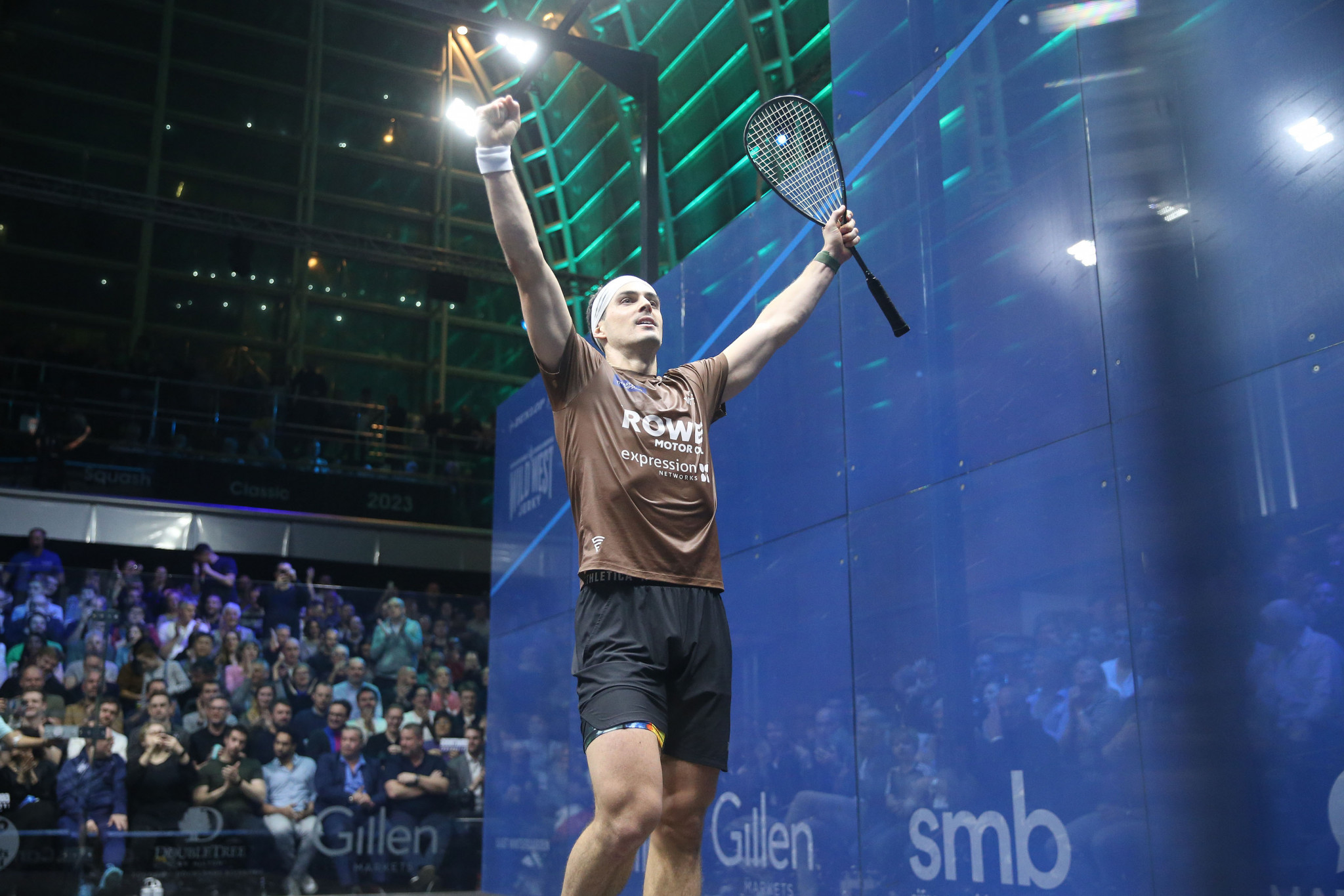 Paul Coll came from behind to win the PSA Canary Wharf Classic for a third time ©PSA World Tour