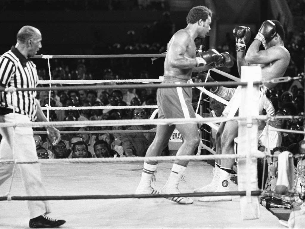 Mohammad Ali (right) withstood a brutal assault from George Foreman ©AFP/Getty Images