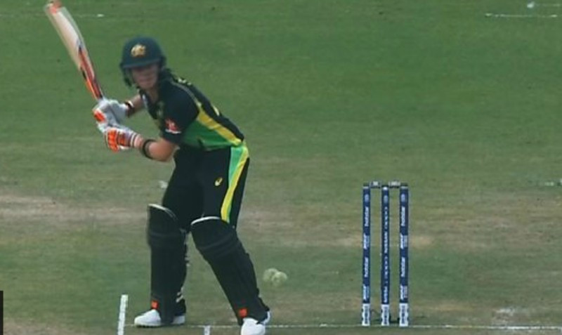 Steve Smith leaves his stumps unguarded in attempting a high-risk shot against Pakistan ©YouTube